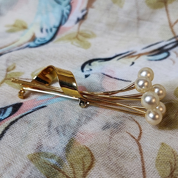NAPIER Gold Tone Vintage 7 Sprig Flower Stem Bouquet Brooch Pin Faux Pearls EUC - Picture 7 of 16
